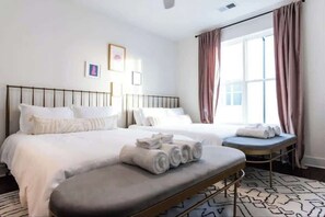 4 bedrooms, iron/ironing board, WiFi, bed sheets