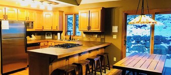 Leelanau Therapy+ HotTub, JettedTub, FirePlace