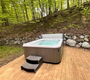 Tina de hidromasaje al aire libre