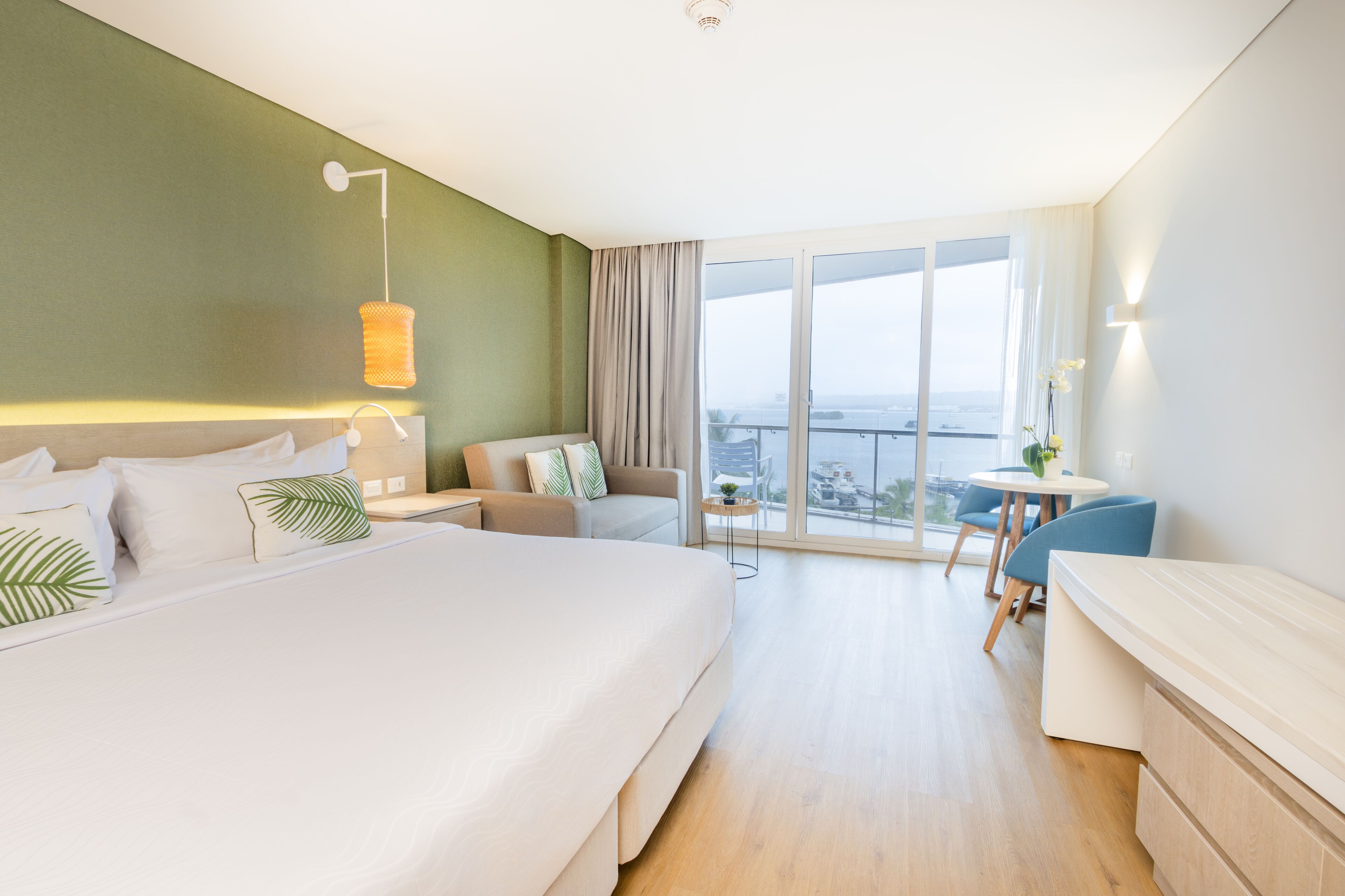 Habitación Doble Estándar con vista al mar | Premium bedding, minibar, in-room safe, desk