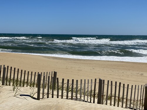 Oceanside Beach Cottage! Steps to the ocean!  Great Location!  Kitty Hawk, NC