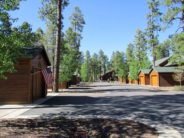 Property grounds - Pinetop Country Club Hand Haven (Pinetop)