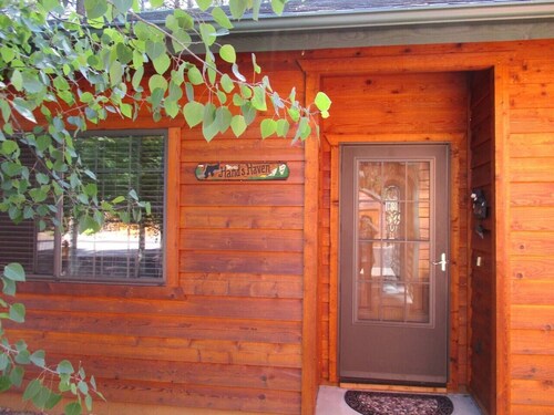 Das Hotel liegt in den Kiefern von Pinetop Arizona