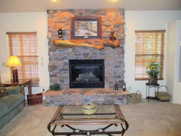 TV, fireplace