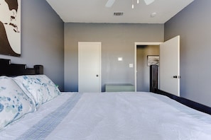 1 chambre, fer et planche à repasser, accès à Internet, literie fournie