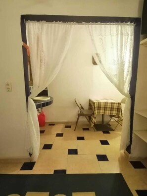 每日供应当地美食早餐（每人 MXN 100）