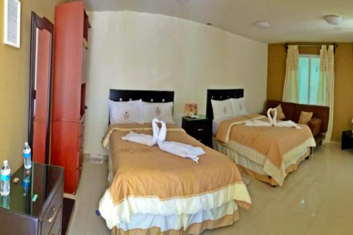 Suite estudio familiar, bañera | Tabla de planchar con plancha, wifi gratis, ropa de cama