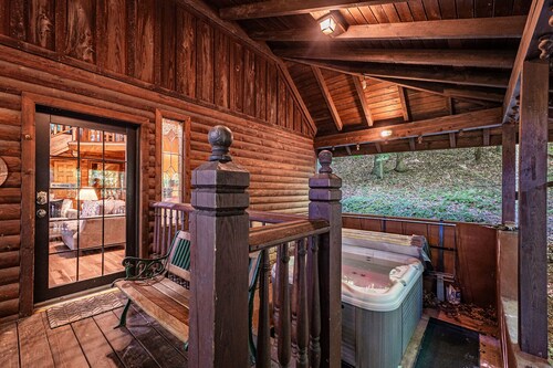 Mill Creek Cabins 7- Secluded Luxury Cabins 2 miles New River Gorge NP entrance