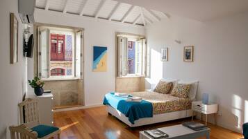 Studio Superior (Ocean) | Área de estar | TV de tela plana 60 cm com canais a cabo, TV