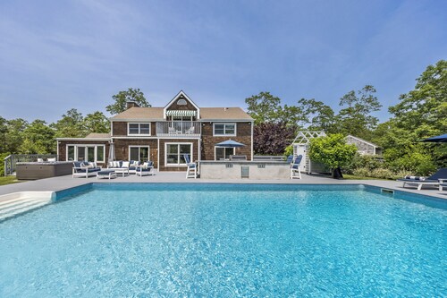 Private Hamptons Oasis Pool, Hot Tub, Gym 3 acres