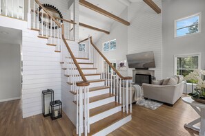 Interior - Private Hamptons Oasis Pool, Hot Tub, Gym 3 acres (East Hampton)