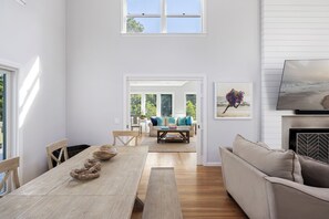 Smart TV, fireplace, books, music library