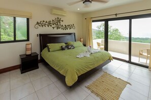 Villa Luxury, 4 camere da letto, piscina privata, vista oceano | 4 camere, postazione laptop, Wi-Fi gratuito, lenzuola