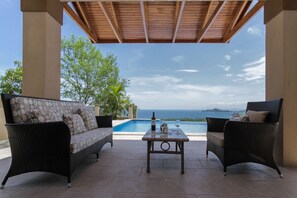 Villa Luxury, 4 camere da letto, piscina privata, vista oceano | Terrazza/patio