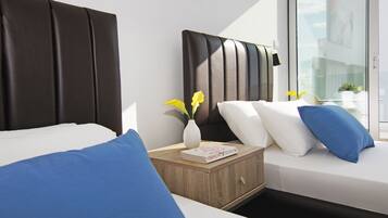 3 bedrooms, iron/ironing board, internet, bed sheets