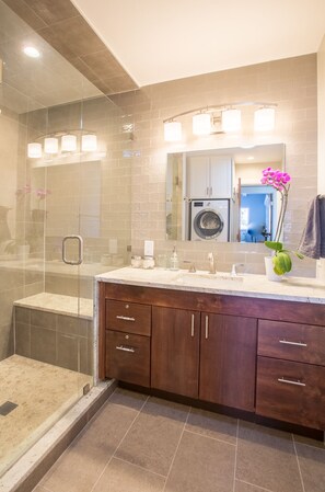 Shower, hair dryer, towels, soap - Clean & Cozy 2-BR Boulder Retreat • Fast Wi-Fi & Great Location (Boulder)