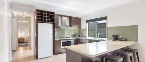 Fridge, microwave, stovetop, dishwasher
