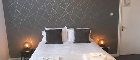 Bügeleisen/Bügelbrett, kostenloses WLAN, Bettwäsche