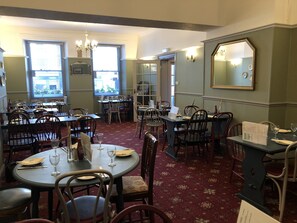 Dining - The Waverley Hotel (Whitehaven)