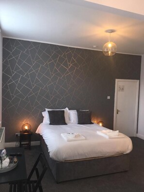 Iron/ironing board, free WiFi, bed sheets - The Waverley Hotel (Whitehaven)