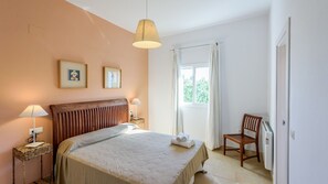 3 quartos, ferros/tábuas de passar roupa, berço de viagem, Wi-Fi