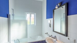 Bathtub