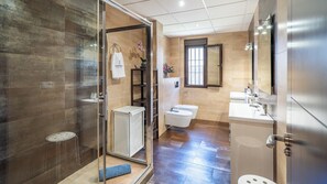 Shower, hair dryer - Villa Italia Conil de la Frontera by Ruralidays (Cádiz)