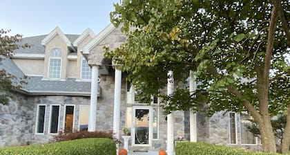 Beautiful Mansion in the Country & Wedding Venue