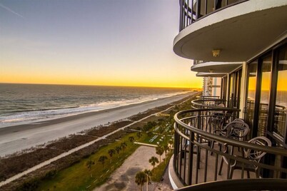 1101 Oceanfront End Unit Myrtle Beach HVAC UV SNAITIZER Lots of light and incredible views!!