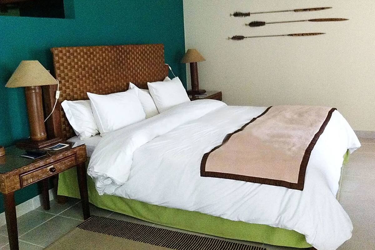 Doppelzimmer (with Air Conditioning) | Schreibtisch, Verdunkelungsvorhänge, Bügeleisen/Bügelbrett, Bettwäsche