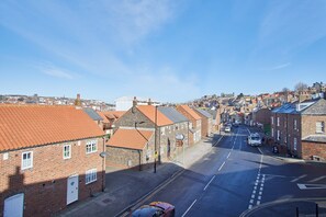 Exterior - Lemonade Arch (Whitby)