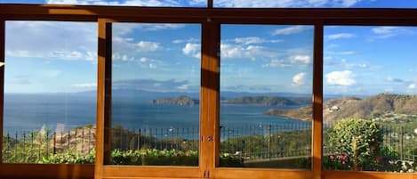 ラグジュアリー ヴィラ 5 ベッドルーム プライベートプール オーシャンビュー | ウォーター ビュー