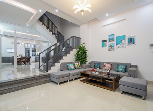 6bedrooms house 3' walk to MyKhe beach 3Nights FREE PICKUP 