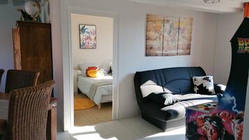 3 Schlafzimmer, Schreibtisch, Bügeleisen/Bügelbrett, kostenloses WLAN