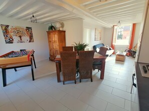 Games room - ANNABELLE'S COCOON (Pierrefitte-sur-Sauldre)