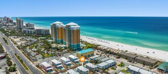 Private heated pool! High speed internet -beach chair service included
