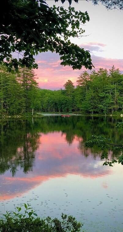 Stand alone waterfront rustic cabin!