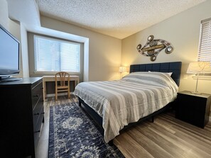 2 bedrooms, iron/ironing board, free WiFi, bed sheets