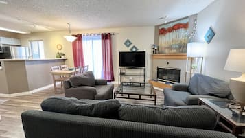 TV, fireplace