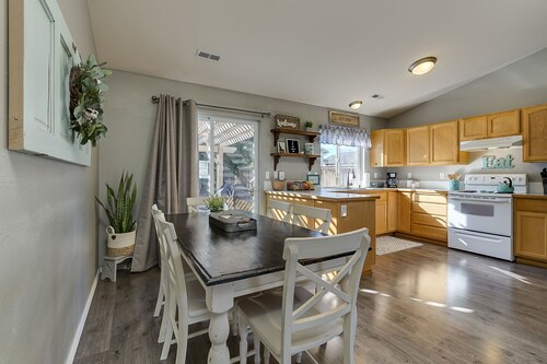 Exceptionally Clean and Relaxing Home with all the Amenities!