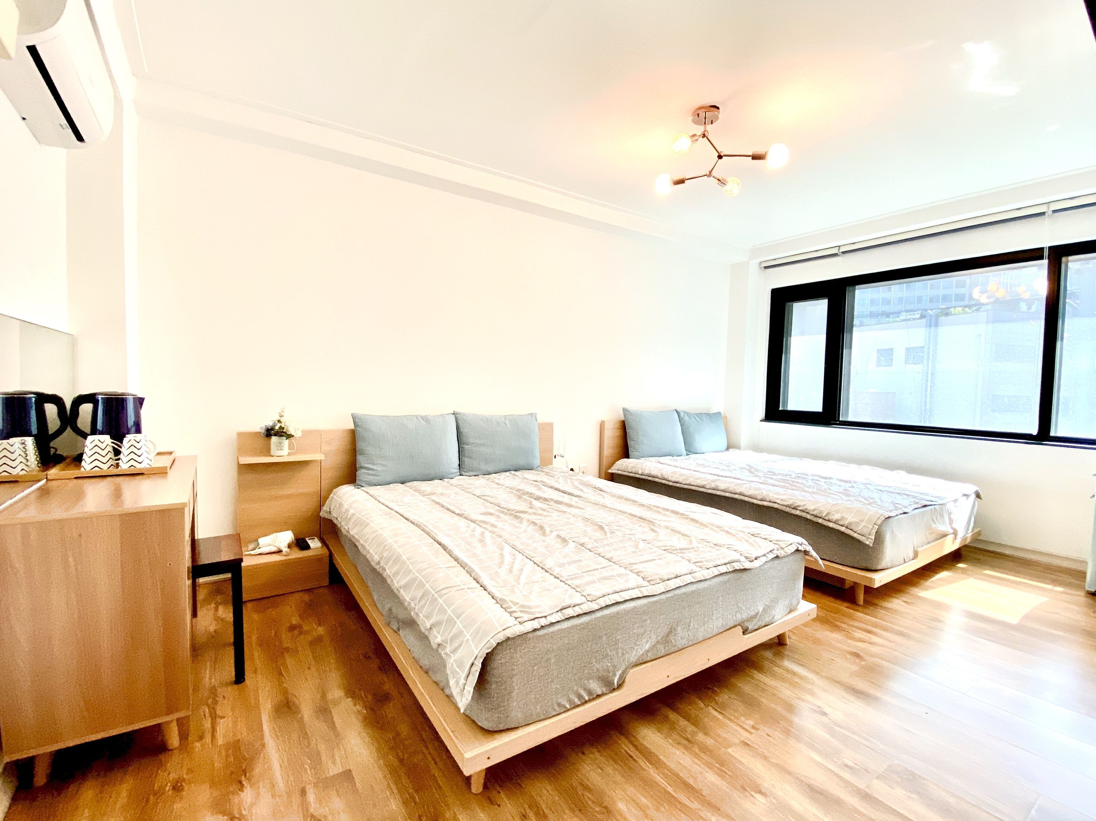 Pillow-top beds, individually decorated, individually furnished