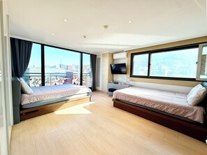 Pillow-top beds, individually decorated, individually furnished - Namsan Forest Myeongdong Station (Seoul)
