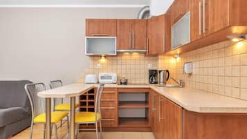 Kühlschrank, Ofen, Herdplatte, Geschirrspüler