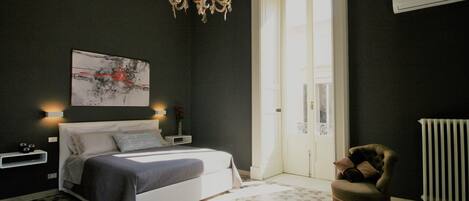 Design Double Room, Balcony | Hypo-allergenic bedding, down comforters, memory foam beds, minibar