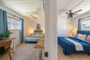 3 sovrum, skrivbord, strykjärn/strykbräda och resesäng