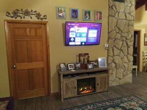 Interior - Secluded house located 5 minute drive from Clayton (Clayton)