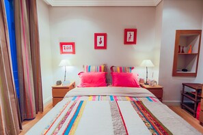 1 bedroom, iron/ironing board, free WiFi, bed sheets - VUE MAGENTA AP4188 by Riviera Holiday Homes (Niza)