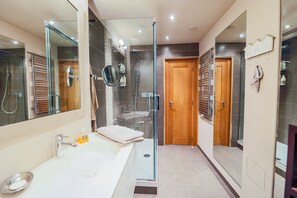 Shower, towels