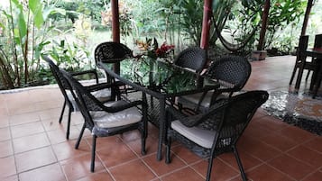 Sudah termasuk sarapan ala kontinental setiap hari