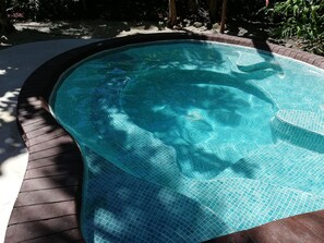 Outdoor spa tub - Mundo Goub'Art (Cóbano)